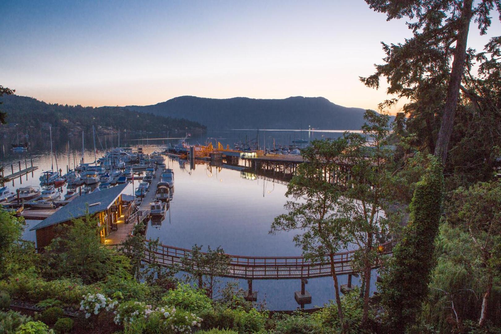 Brentwood Bay Resort & Spa Экстерьер фото